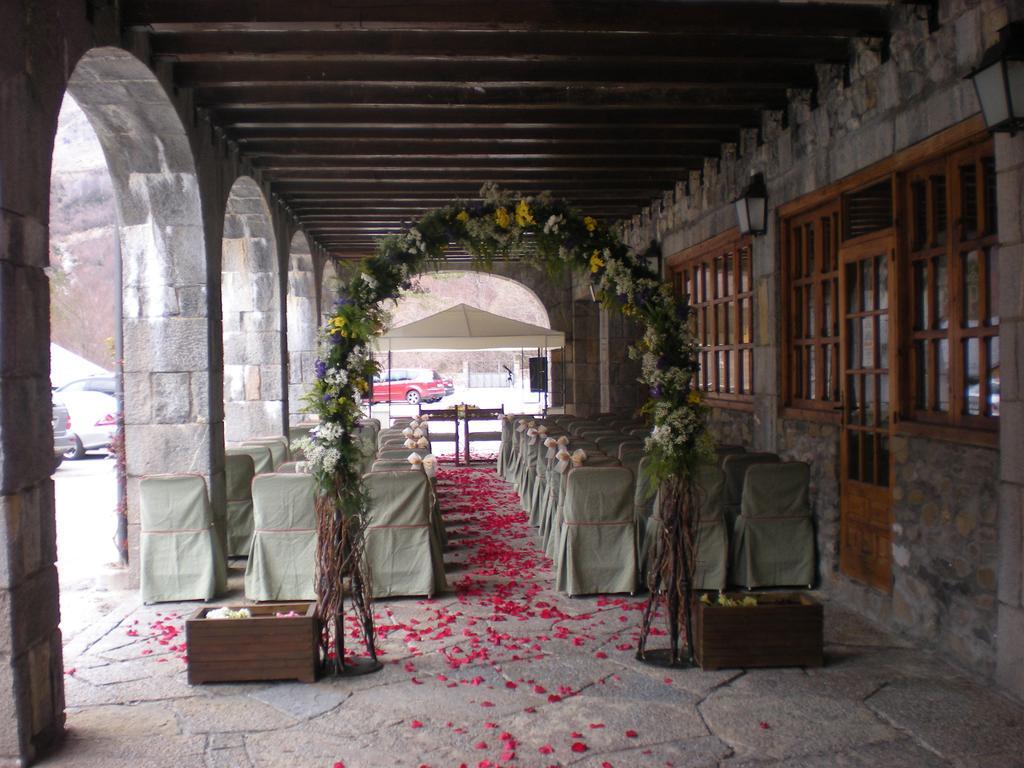 Parador De Bielsa Espierba Exterior foto