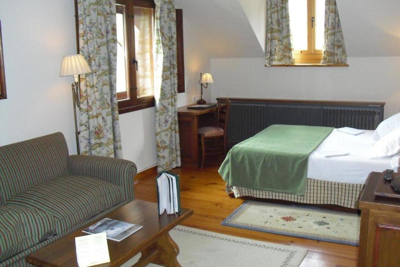 Parador De Bielsa Espierba Exterior foto